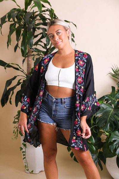 Anemone Embroidered Kimono One Size / Black