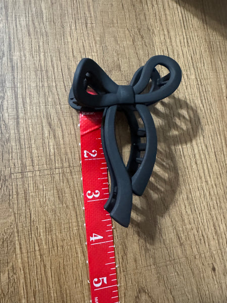 Matte Black Bow Claw Clip