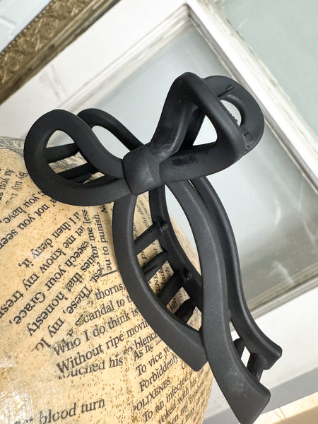 Matte Black Bow Claw Clip