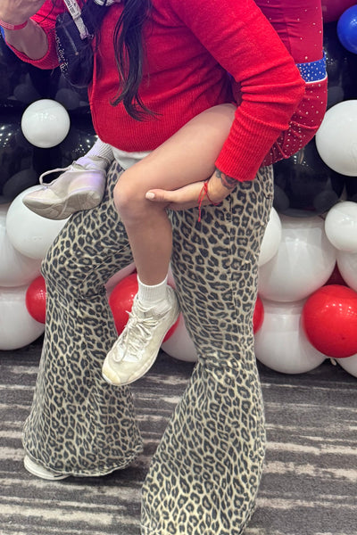 Size 7 // Personal Closet Judy Blue Leopard Bells