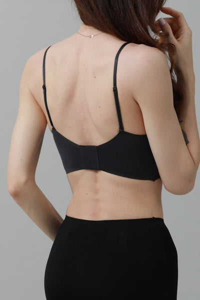 CloudSoft Wireless Bra – Lace Detail & Invisible Fit 🌸☁️