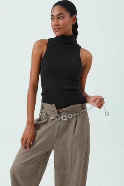 Hollow-Out Disc Waist Chain – Lightweight Metal Accent 🥗