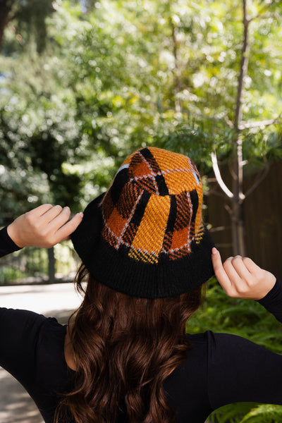 Plaid Bucket Hat Beanie Cozy Stylish Winter Look 🧶🧢