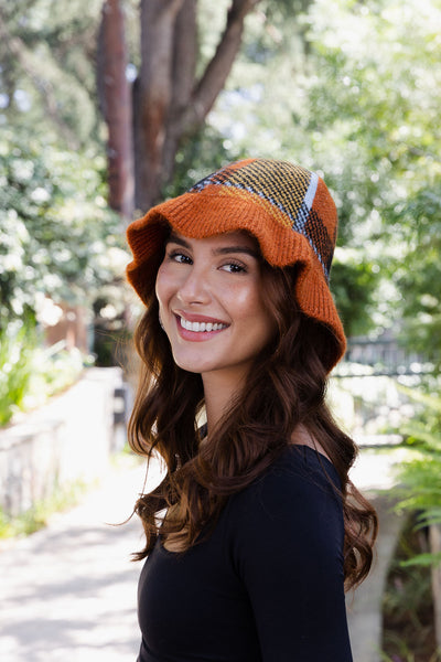 Plaid Bucket Hat Beanie Cozy Stylish Winter Look 🧶🧢
