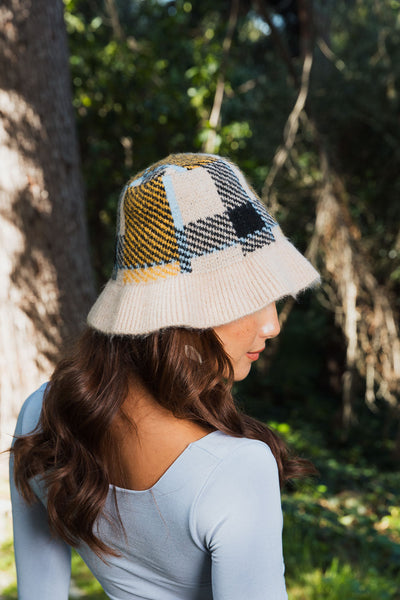 Plaid Bucket Hat Beanie Cozy Stylish Winter Look 🧶🧢