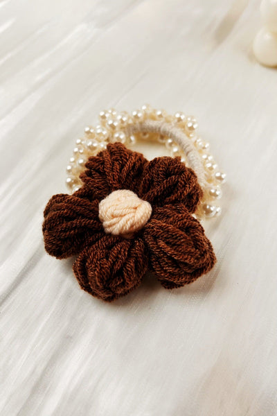 Crochet Sunflower Pearl Scrunchie – Daily Wear Hair Accent 🌻
