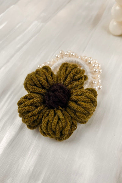 Crochet Sunflower Pearl Scrunchie – Daily Wear Hair Accent 🌻