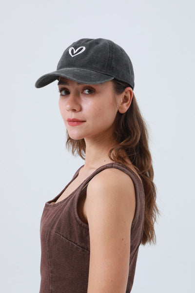 Heart Embroidered Washed Baseball Cap – Adjustable & Vintage ⚾❤️