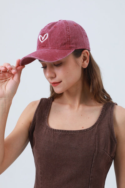 Heart Embroidered Washed Baseball Cap – Adjustable & Vintage ⚾❤️