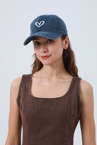 Heart Embroidered Washed Baseball Cap – Adjustable & Vintage ⚾❤️