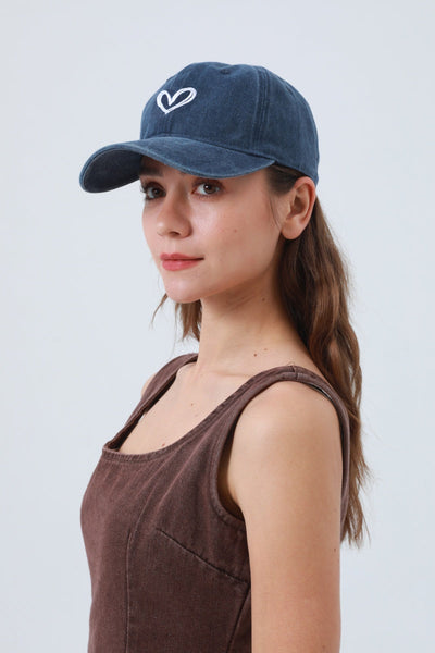 Heart Embroidered Washed Baseball Cap – Adjustable & Vintage ⚾❤️