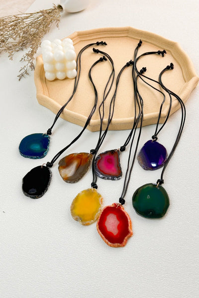 Raw Gemstone Pendant Necklace – Organic & Irregular Stone 💎