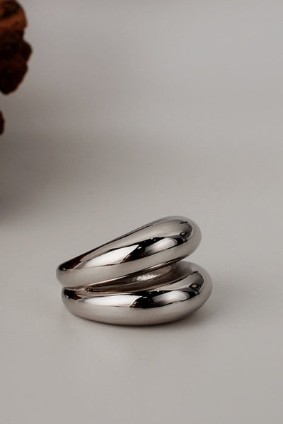 High-Shine Geometric Ring – Open-Ended Minimalist Statement ✨🔶