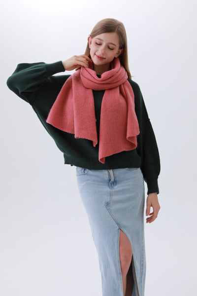 Classic Bias-Cut Scarf – Woven Elegance & Timeless Style ✨🧣