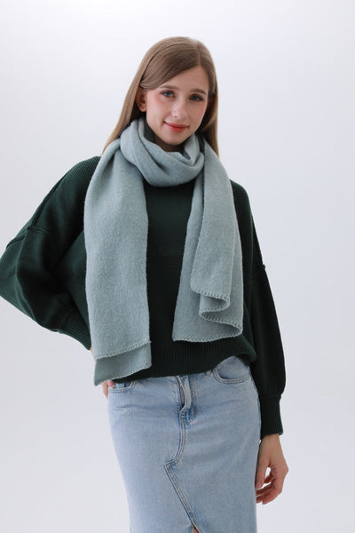 Classic Bias-Cut Scarf – Woven Elegance & Timeless Style ✨🧣