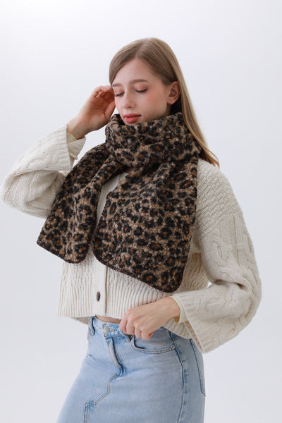 Leopard Print Woven Scarf – Animal Pattern Accent 🐆✨