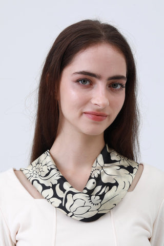 Black & White Floral Bandana - Monochrome Vintage Scarf ⚪⚫🌸