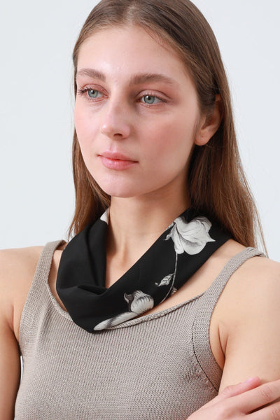 Camelia Floral Print Bandana – Smooth & Chic Scarf 🌺