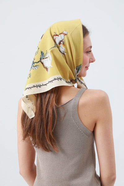 Camelia Floral Print Bandana – Smooth & Chic Scarf 🌺