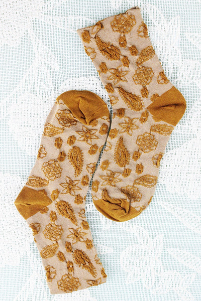 Cashew-Print Socks – Lightweight & Breathable Comfort 🌰🧦