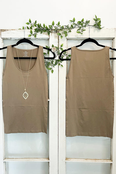size L/XL // Stretchy Scoop Neck Seamless Camisoles